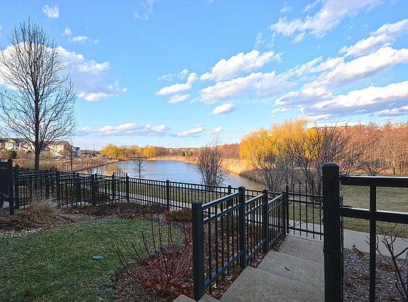 2nd image of 668 Grosvenor Ln