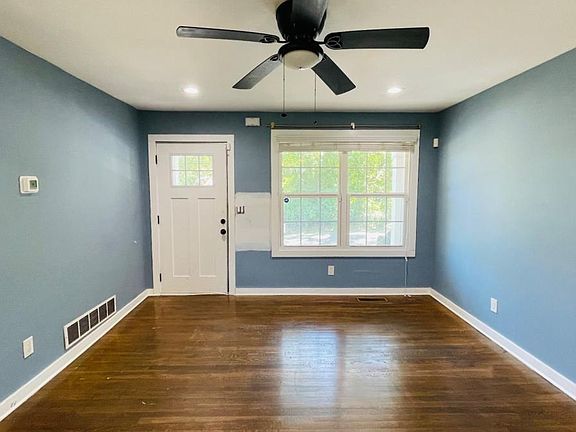 4th image of 656 Cedar Ave NW