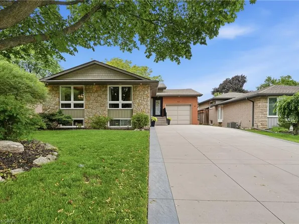 52 San Pedro Dr, Hamilton, ON L9C 2C6
