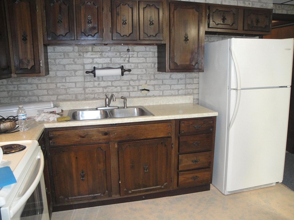 2nd image of 207 1/2 N Columbia St