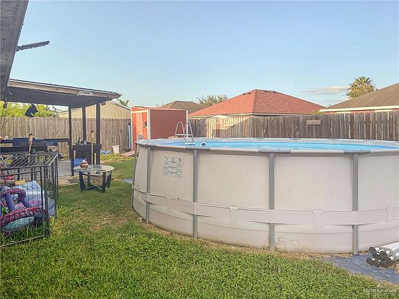 3rd image of 5206 Plumeria Cir
