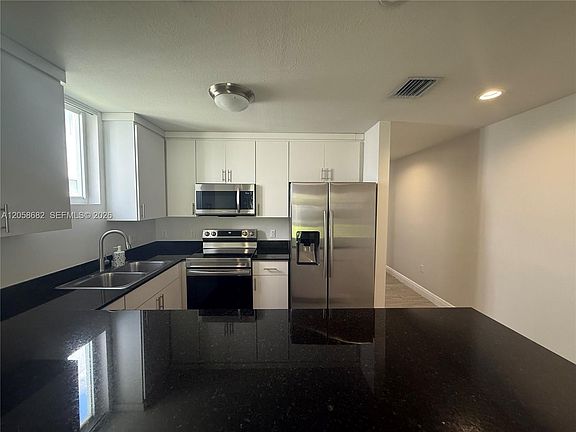 4th image of 177 E 16th St