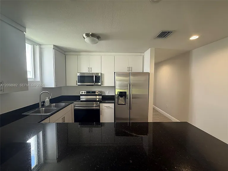 16 E St #177 — Photo 4