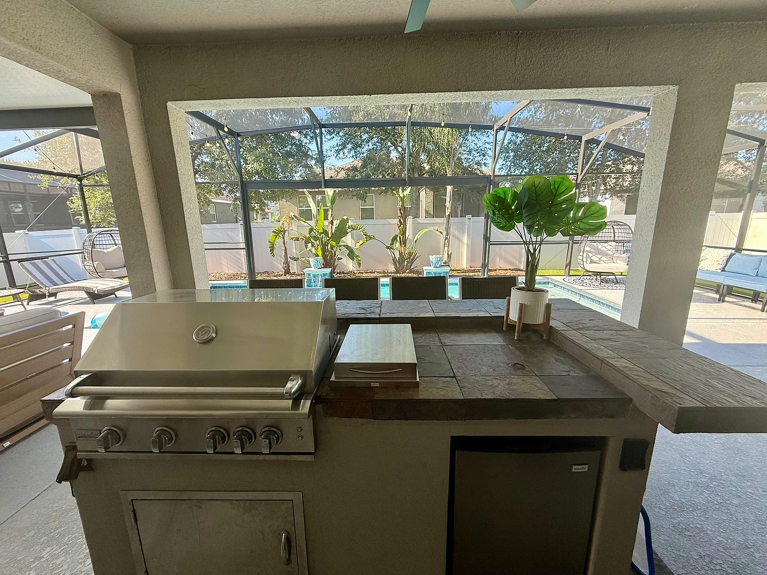 3 bed, 2455 sqft, $3,200 — Photo 4