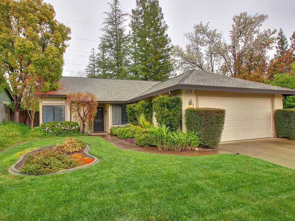 1st image of 220 Bittercreek Dr