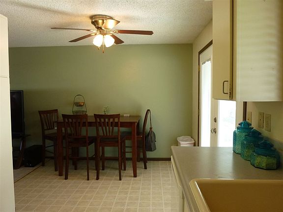 4th image of 1103 N Dorn Ct
