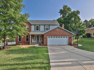6904 Dovehill Ln, Cincinnati, OH 45248
