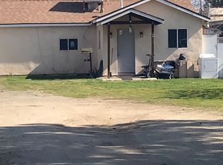 614 P St, Sanger, CA 93657