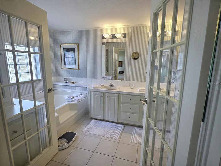 136 Pindo Palm St W — Photo 19