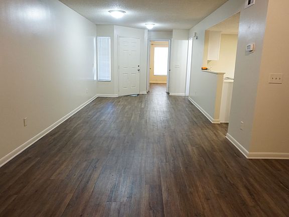 3rd image of 5690 Colony Pine Cir N