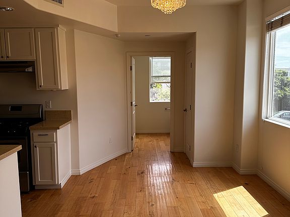 3rd image of 3427 Mentone Ave