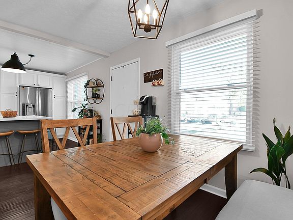 5th image of 633 E Beechwold Blvd