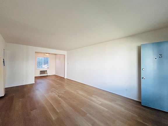 2nd image of 14600 Wyandotte St #3