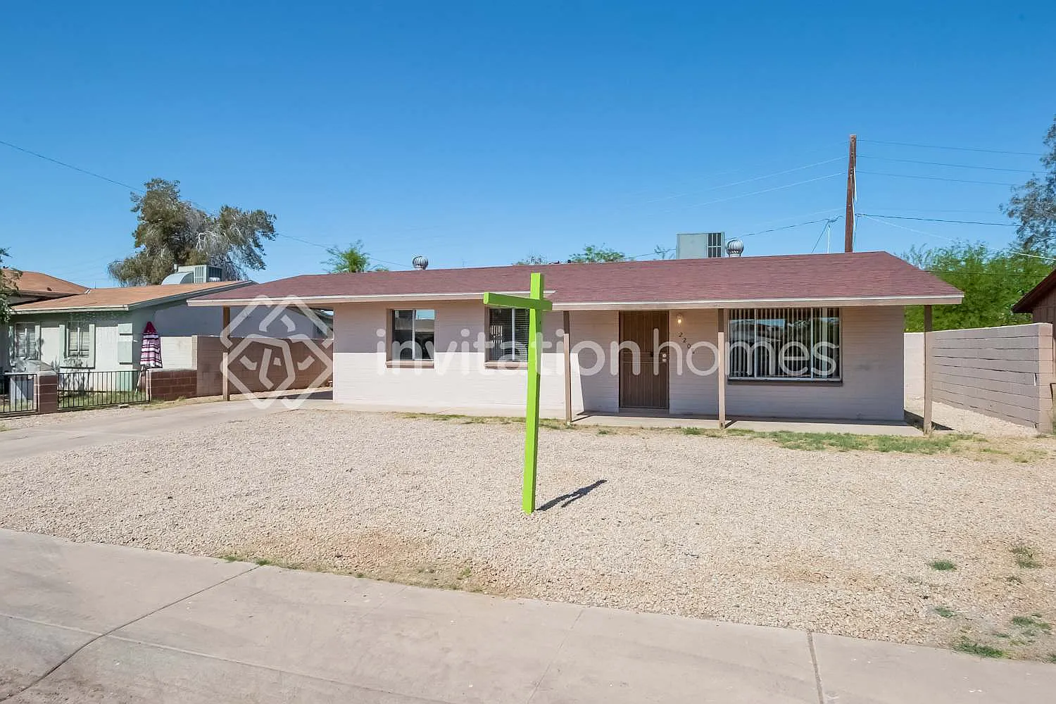 2208 N 48th Dr Phoenix, AZ 85035 — Photo 1