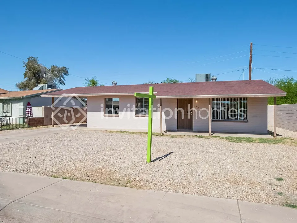 2208 N 48th Dr