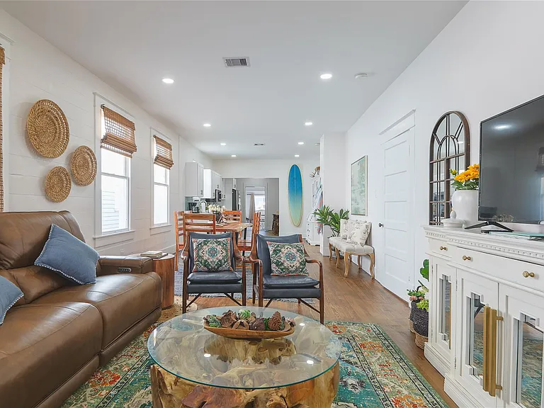 2912 Avenue R — Photo 3