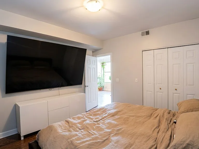W Cornelia Ave — Photo 10