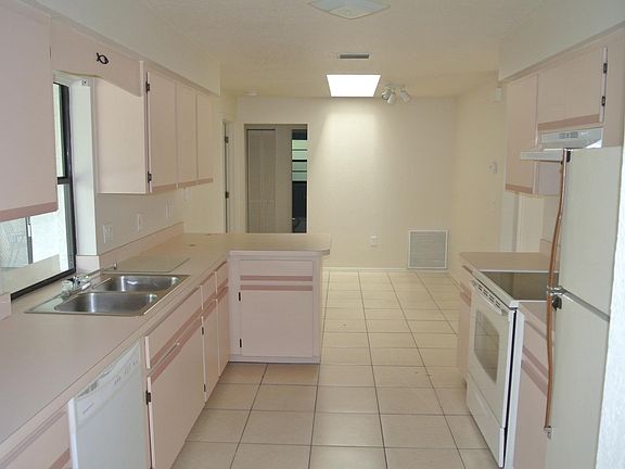4th image of 10494 Reims Ave