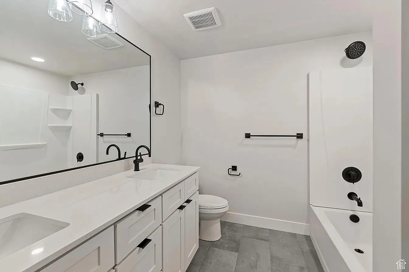 424 E Center St — Photo 2