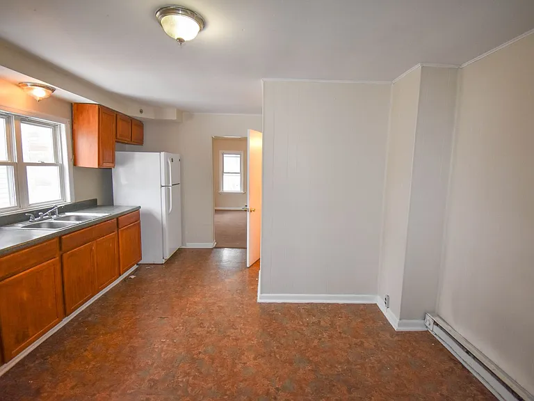 300 W Clinton St — Photo 5