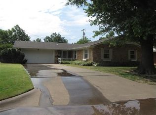 1709 Pawhuska Ave, Enid, OK 73703