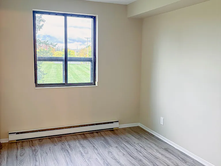 89 Stonehurst Ave — Photo 14