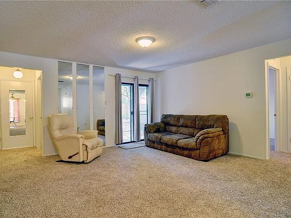 4th image of 2411 Dartmouth Dr