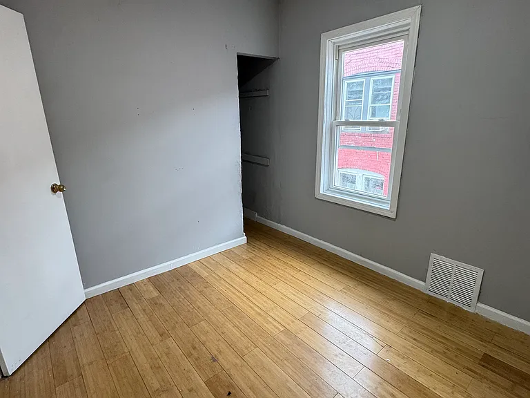 52-54 Ives Ct #3 — Photo 16