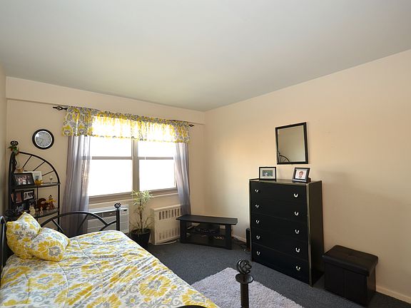 5th image of 2915 W 5th St APT 13B