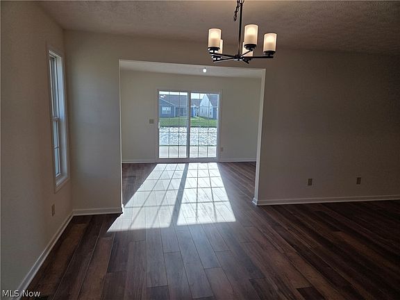 2nd image of 133 Stonecrest Trl