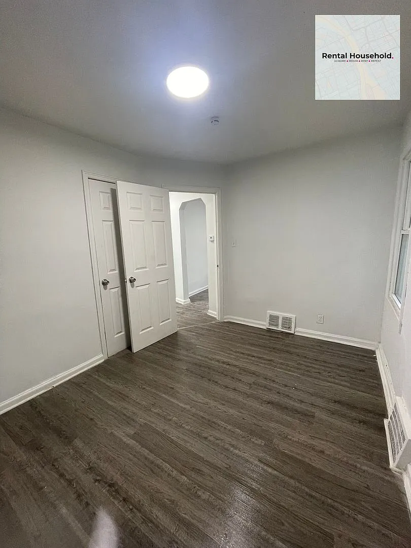 Recently Updated 3 Bedroom Single Family Home-Move-In Ready — Photo 3