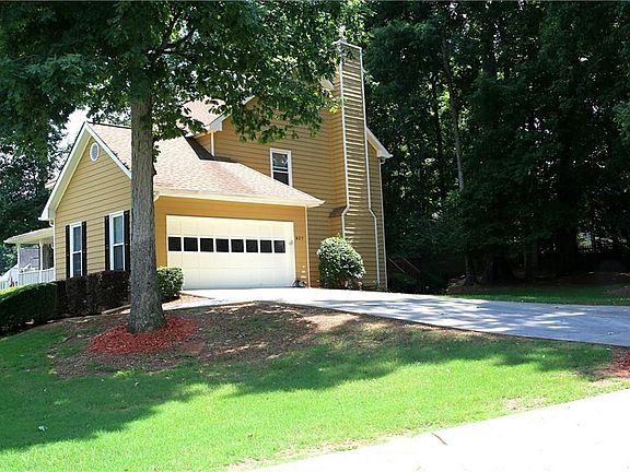 3rd image of 827 Rockfount Way