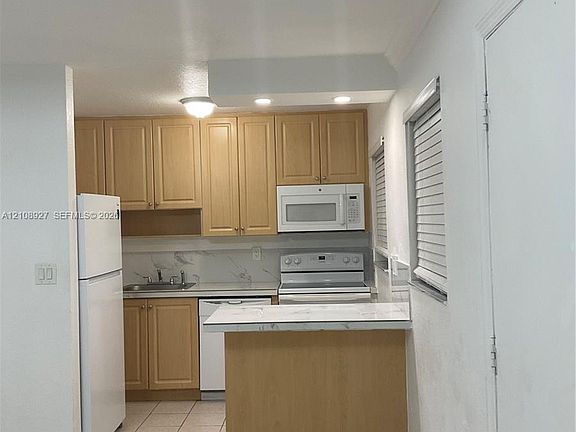 2nd image of 110 SE 2nd St APT 110