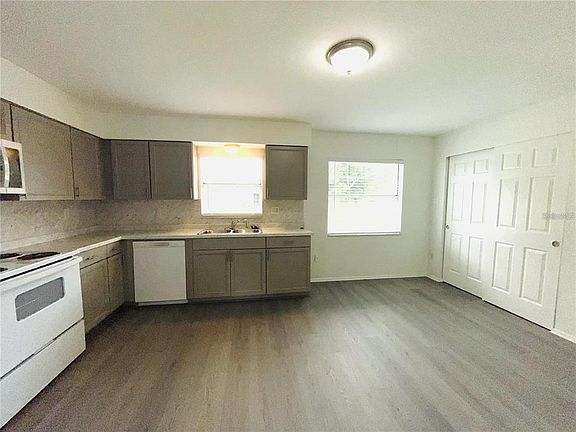 4th image of 1509 Phyllis St