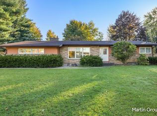1490 Sierra Ave NW, Grand Rapids, MI 49534