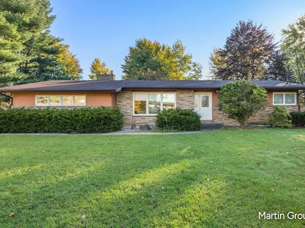 1490 Sierra Ave NW, Grand Rapids, MI 49534