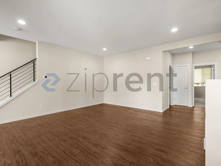 10604 SE 187th Pl — Photo 4