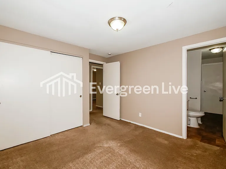 10402 Chris Dr — Photo 11