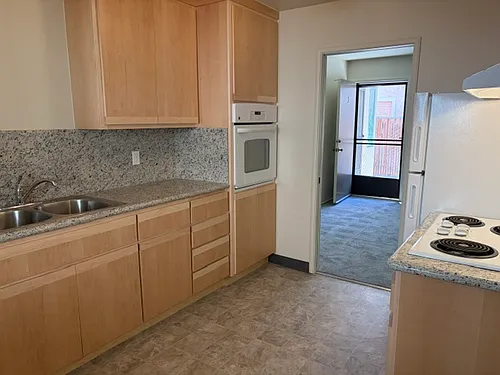 1816 Park Ave #F Photo 1