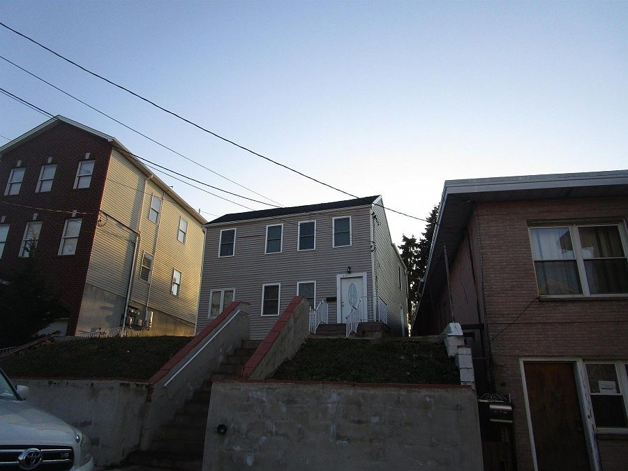 2nd image of 235 Stevens Ave