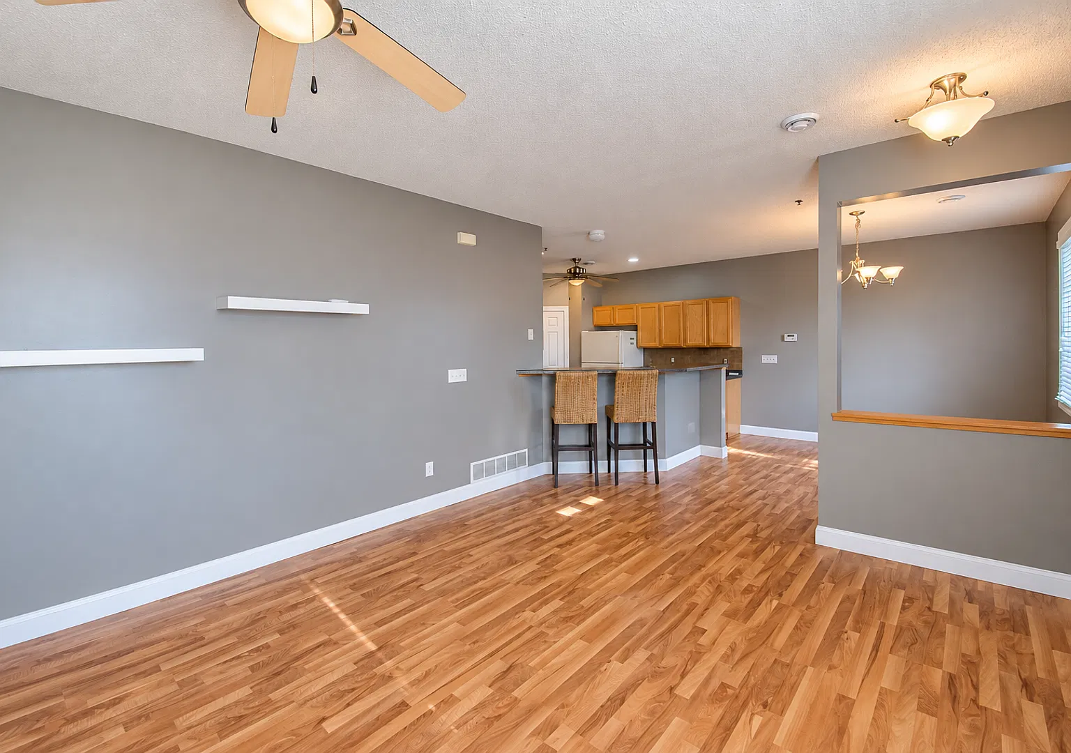 Beautiful Boulder Ridge end unit townhome w/upgrades throughout! — Photo 4