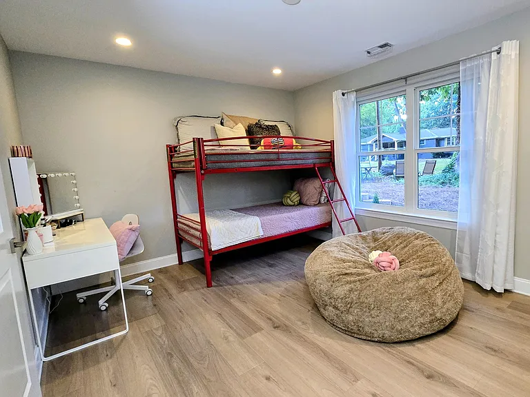 152 Vernon Dr — Photo 13