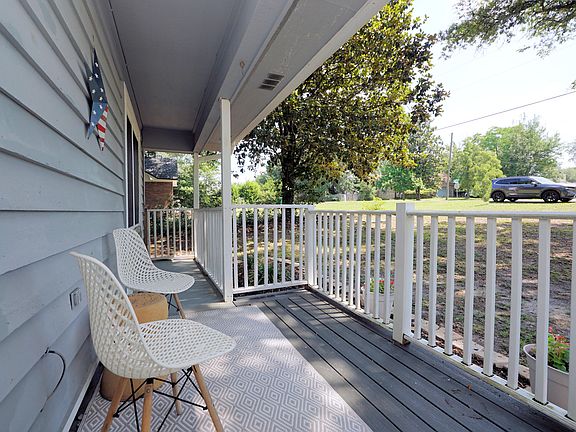 5th image of 309 Ashley Dr