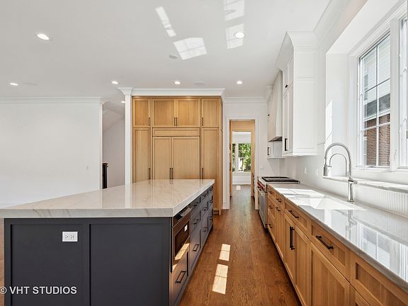 4th image of 1717 Washington Ave