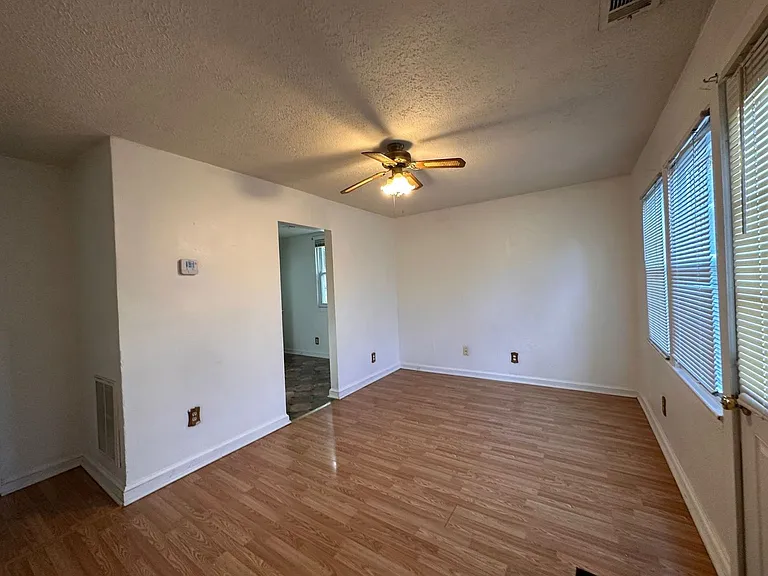 37B Evans Ln — Photo 7