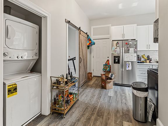 2nd image of 1345 N Maplewood Ave Unit 2
