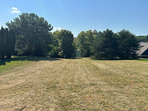 2nd image of 26 Compass Cove Cir