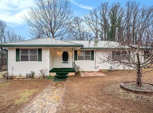 135 Cherokee Ave, Ball Ground, GA 30107
