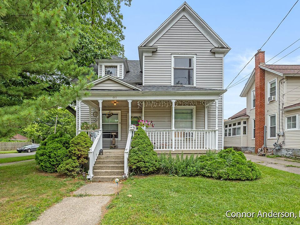 1st image of 601 Leonard St NE
