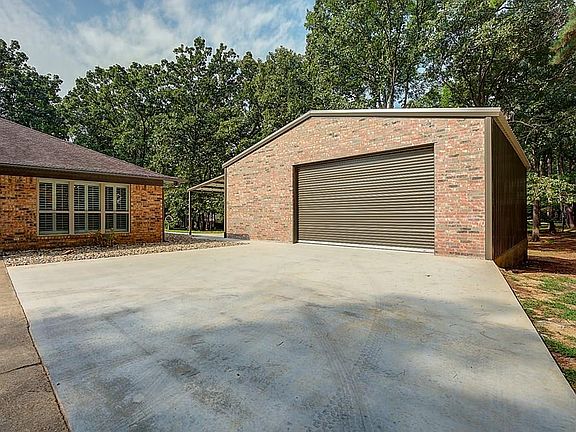2nd image of 27 Holly Ridge Dr